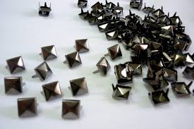 studs6 Finaunpes